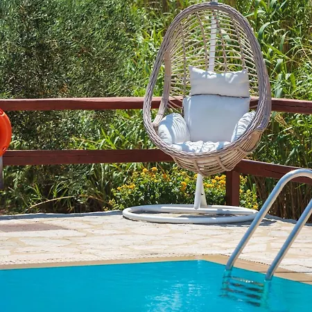 Apartment Tzane & - Steps Away From Golden