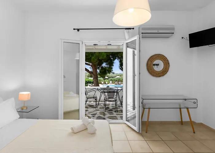 Tzane & - Steps Away From Golden חריסי אקטי