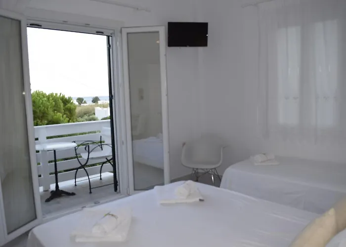 Tzane & - Steps Away From Golden * חריסי אקטי