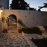 Tzane & - Steps Away From Golden Apartmán *