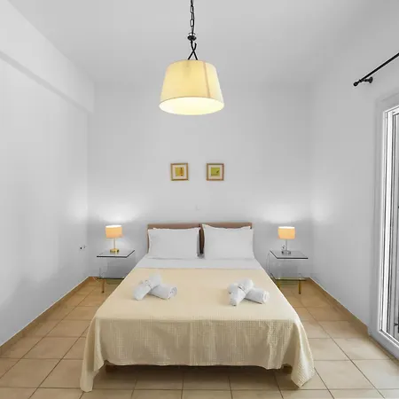 Daire Tzane & - Steps Away From Golden Chrisi Akti (Paros)