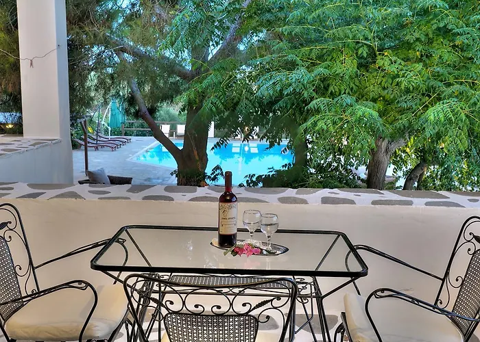 Tzane & - Steps Away From Golden חריסי אקטי